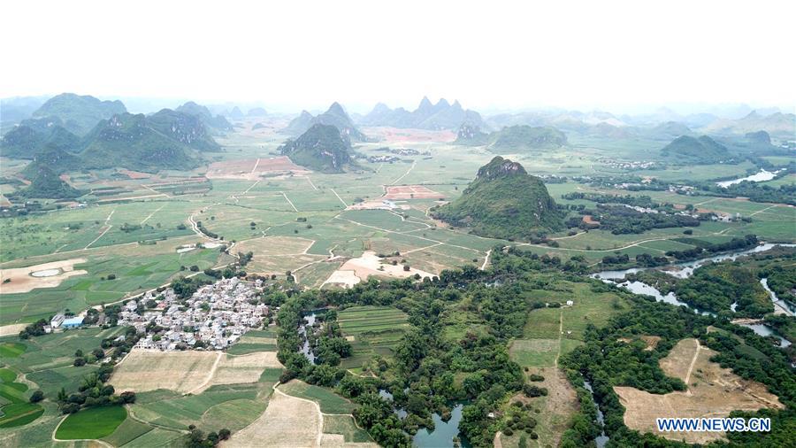 CHINA-GUANGXI-HEISHUI RIVER-SCENERY (CN)