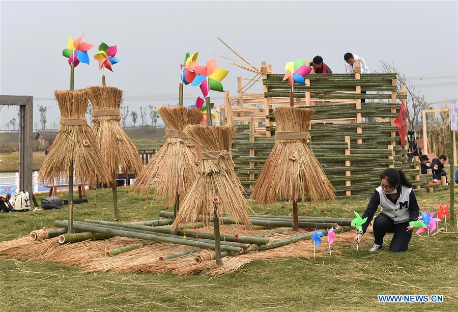 CHINA-NANJING-STRAW SCULPTURE (CN)