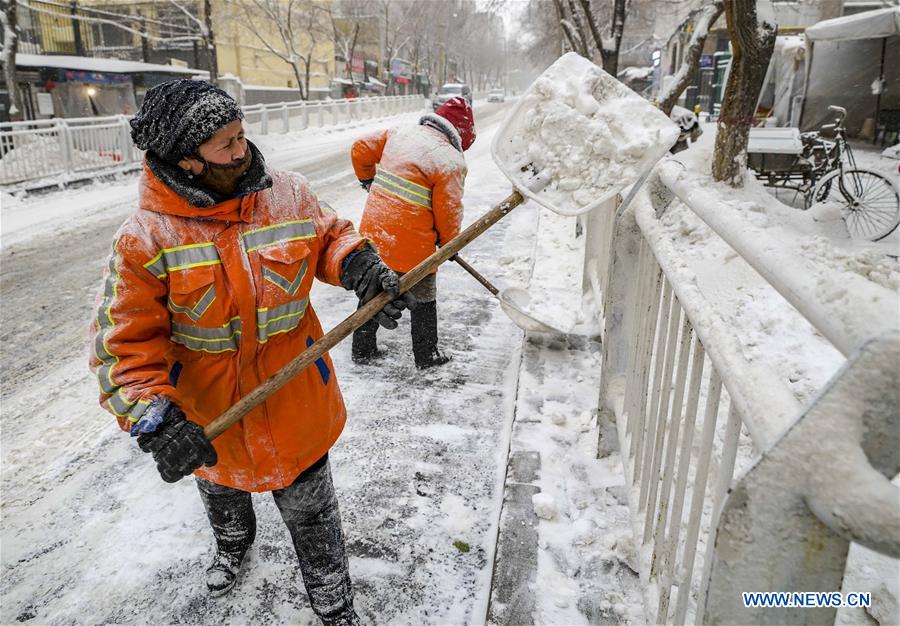 CHINA-XINJIANG-URUMQI-SNOW (CN)