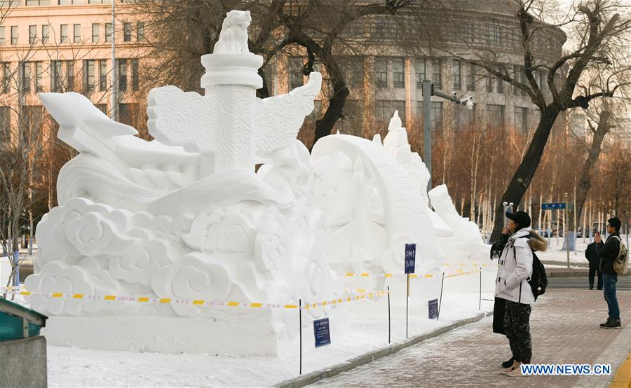 CHINA-HEILONGJIANG-HARBIN-COLLEGE STUDENT-SNOW SCULPTURE COMPETITION (CN)