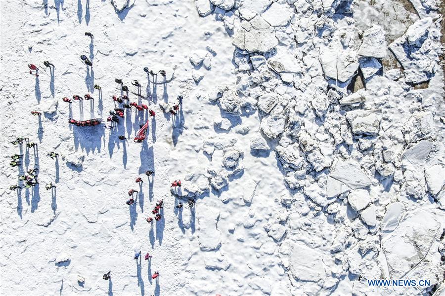 (SP)CHINA-PANJIN-ICE TREKKING (CN)