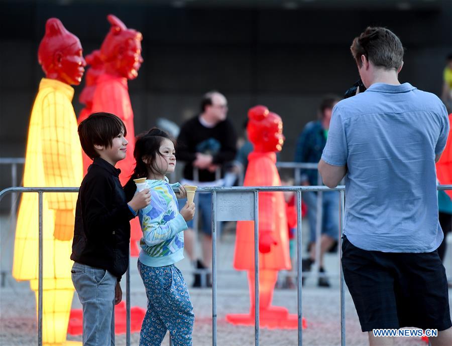 NEW ZEALAND-WELLINGTON-TERRACOTTA WARRIORS-LANTERN