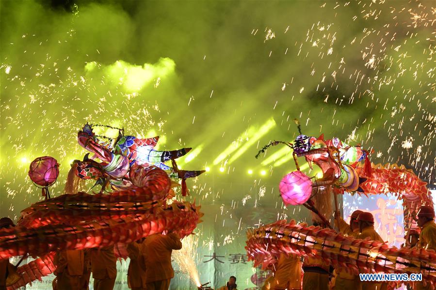 #CHINA-GUIZHOU-LANTERN FESTIVAL-FIREWORKS-DRAGON DANCE (CN)