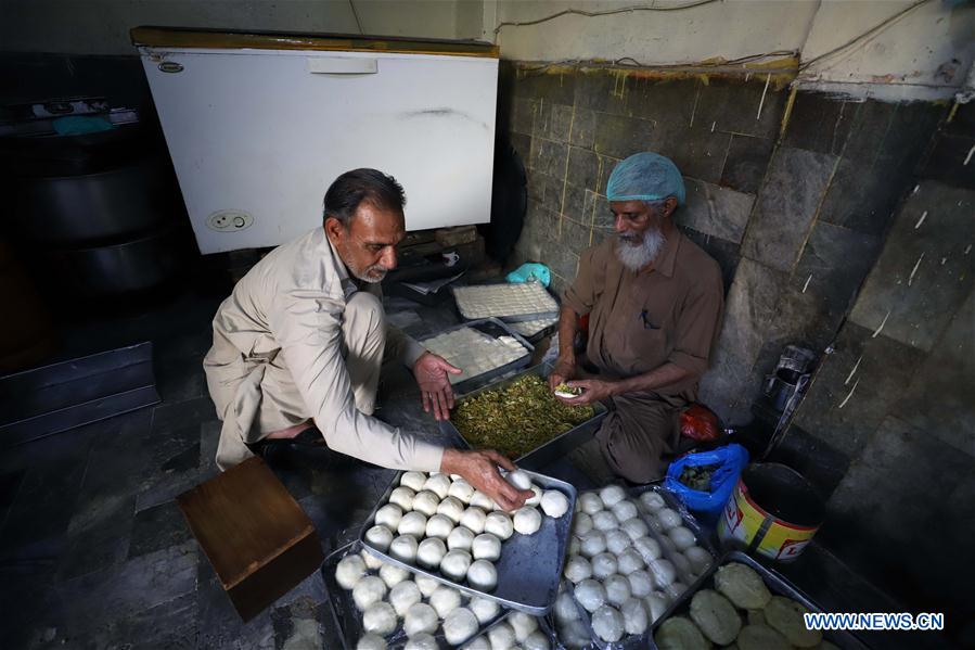 PAKISTAN-RAWALPINDI-RAMADAN-IFTAR-FOOD