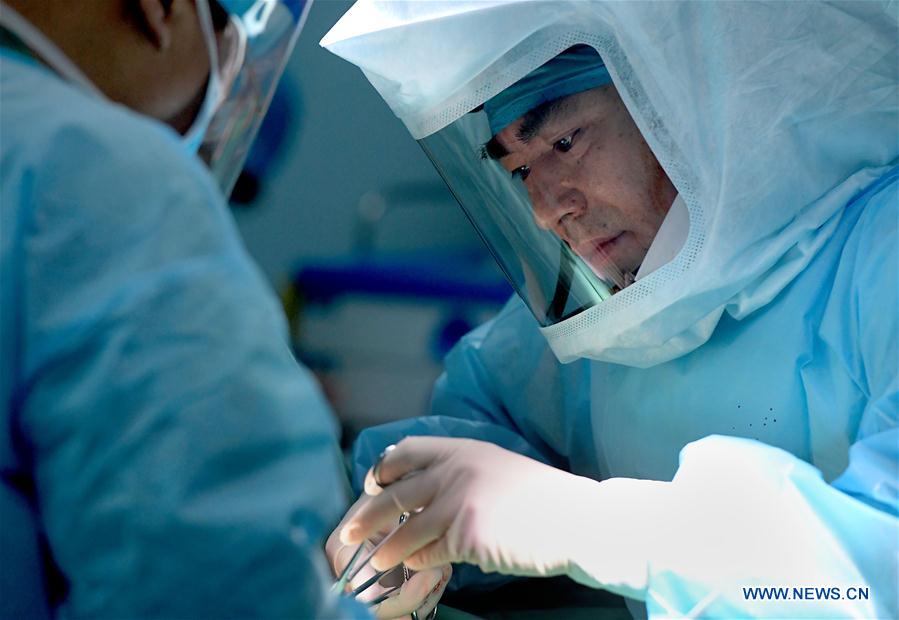 CHINA-HENAN-ZHENGZHOU-SURGEON-FENG XIULING