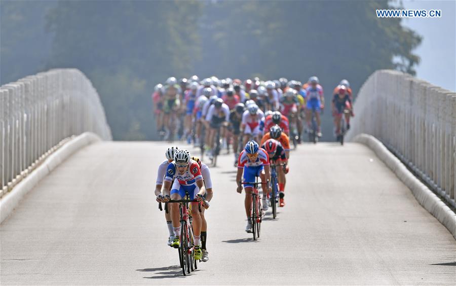 (SP)CHINA-WUHAN-7TH MILITARY WORLD GAMES-CYCLING ROAD