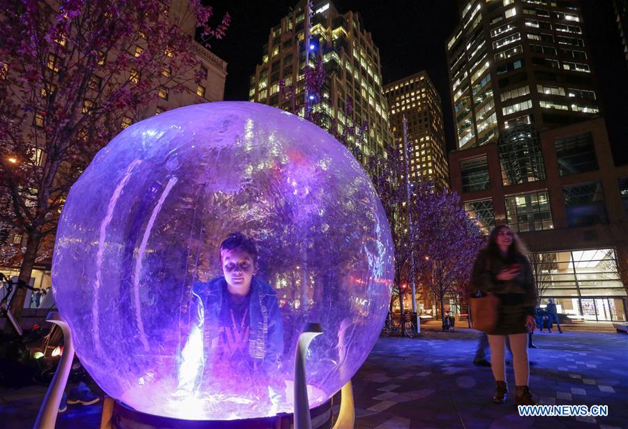 CANADA-VANCOUVER-LIGHT-ART