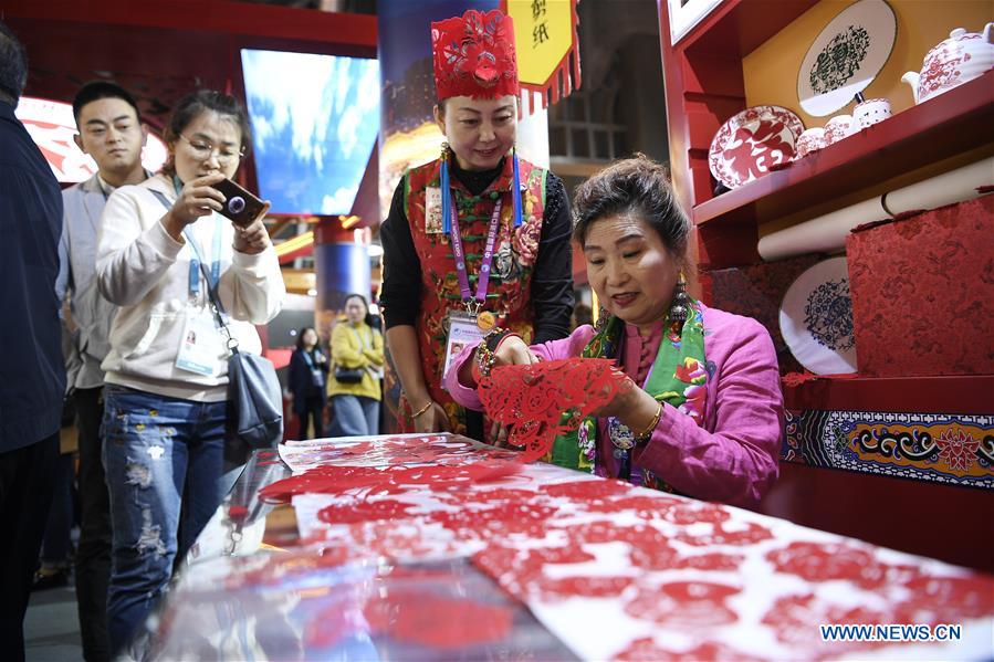 (CIIE)CHINA-SHANGHAI-CIIE-INTANGIBLE CULTURAL HERITAGE (CN)