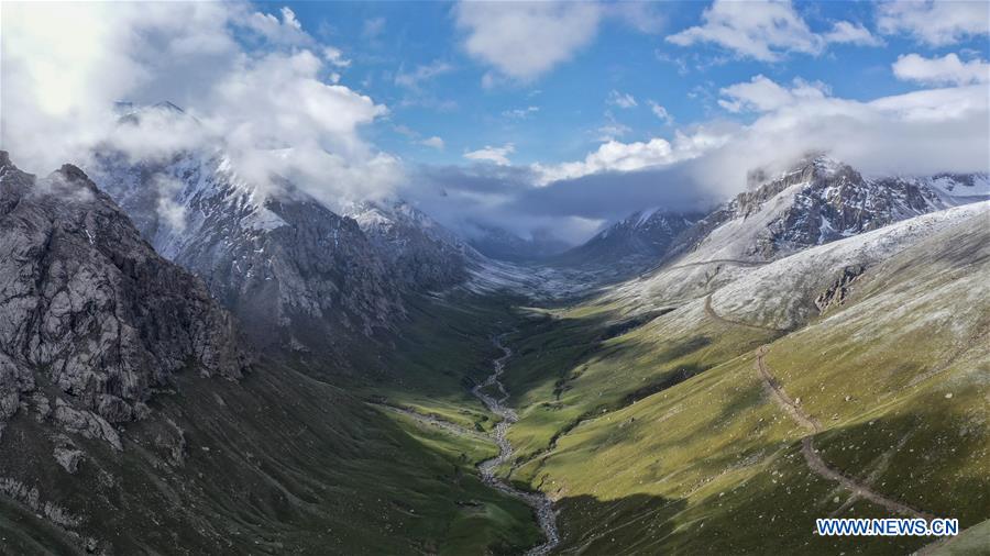 CHINA-XINJIANG-TAXKORGAN-PASTURE-SCENERY (CN)