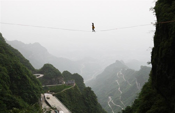 Slackline contest held in Zhangjiajie, C China's Hunan