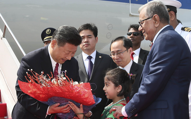 习近平抵达达卡开始对孟加拉人民共和国进行国事访问